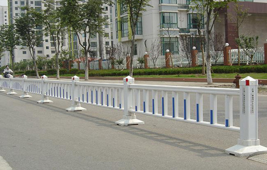 塑鋼道路<a href=http://adack.net target=_blank class=infotextkey>護(hù)欄</a>